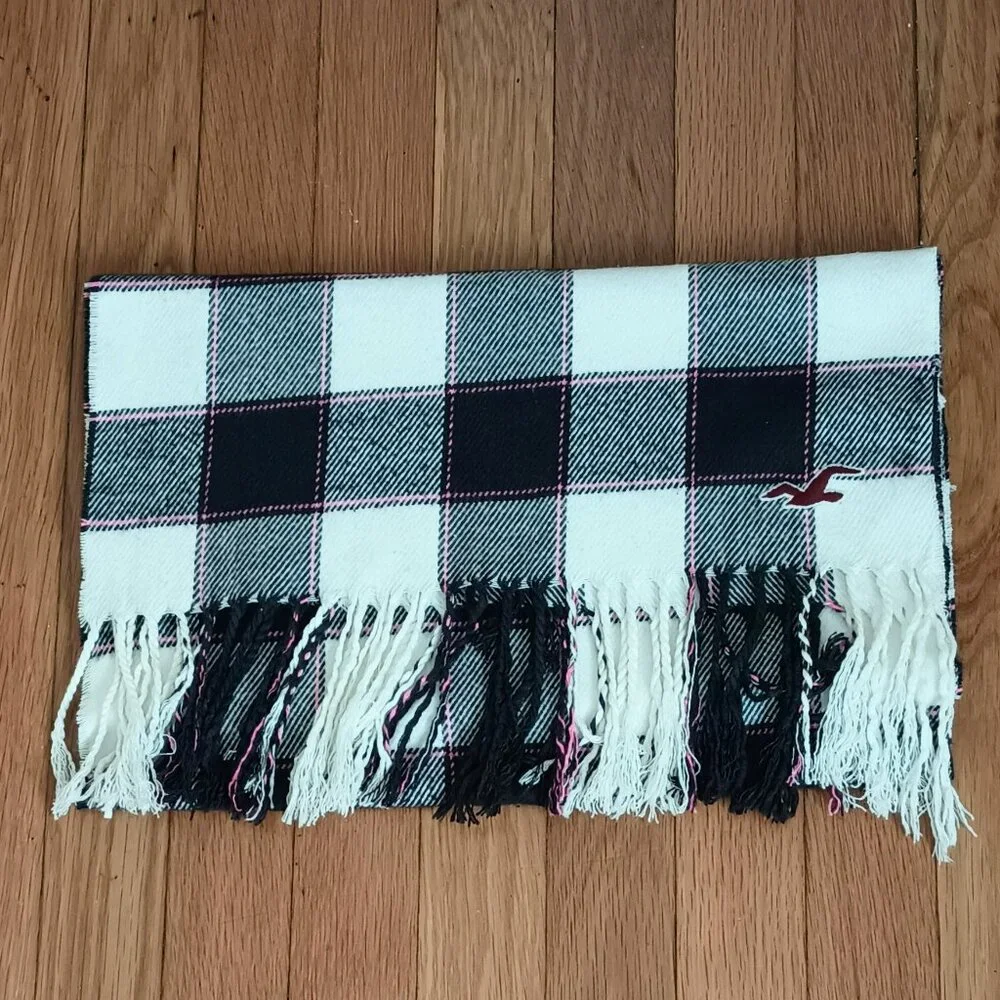 Hollister Black & Pink Plaid Scarf Women's Rectangle Fringe